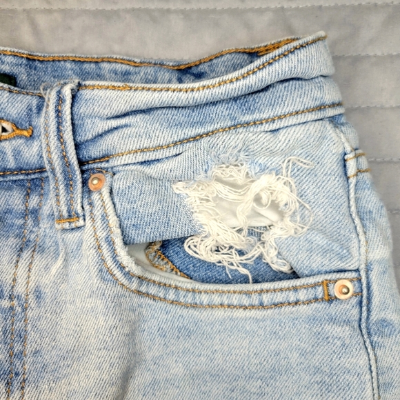 Women's Wild Fable, High Rise, Distressed, Light Wash Denim Pants, Size … - Picture 4 of 16